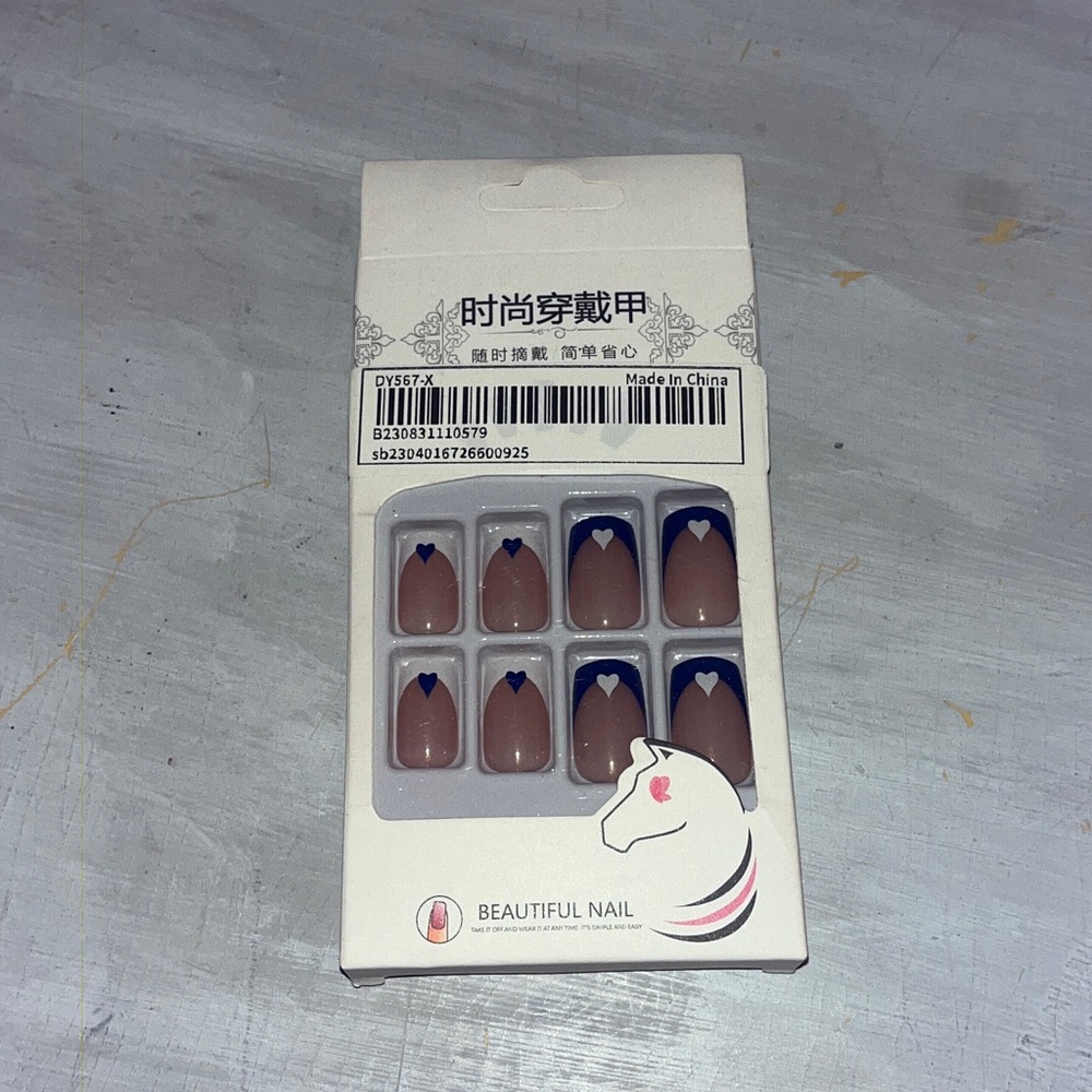 Press on Nails - Picture 9 of 11